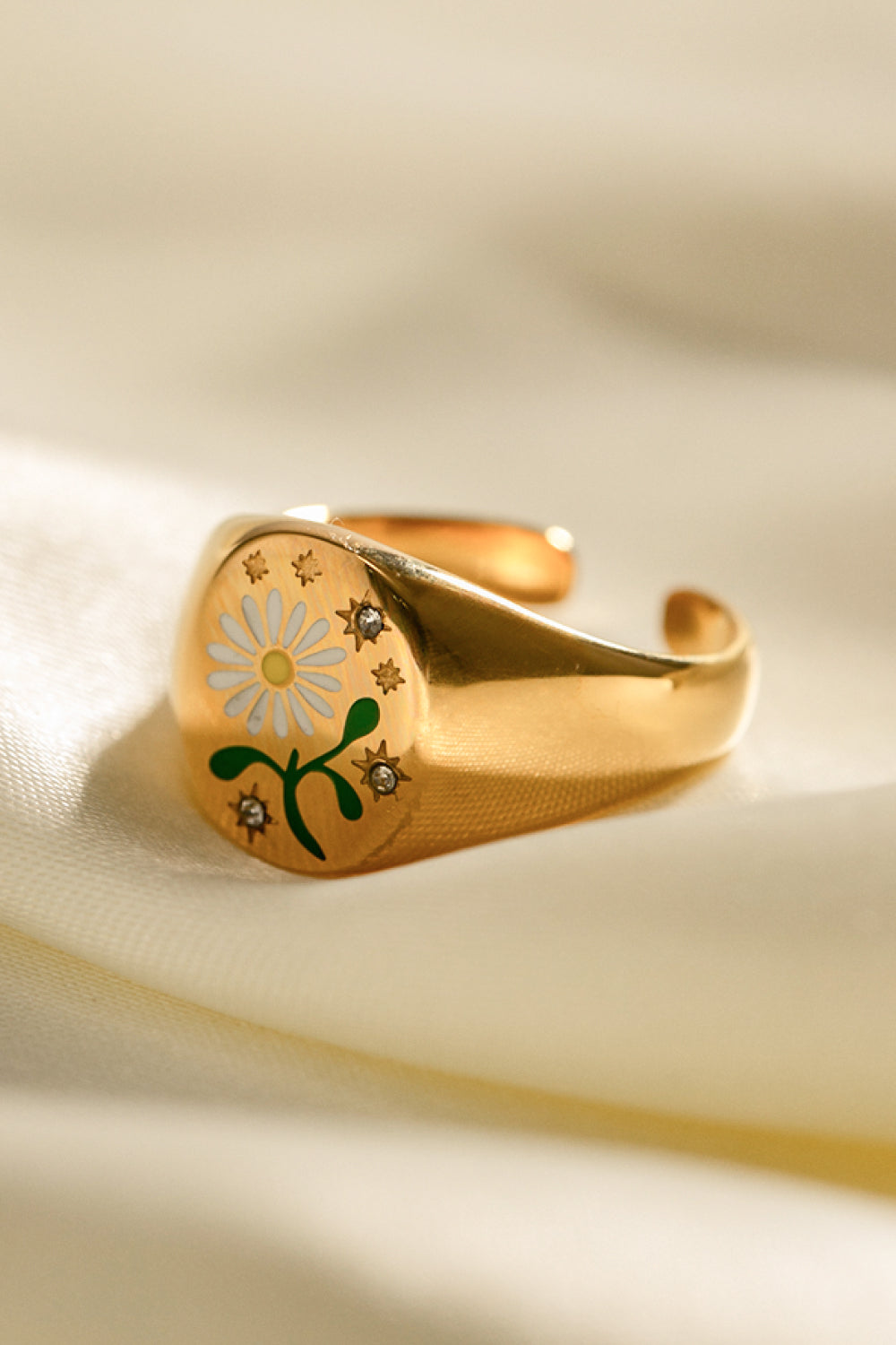 Lucy’s Daisy Signet Ring